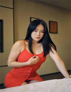 《亲亲抱抱摸摸蹭蹭的刺激哔哩哔哩-女人体》