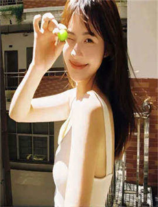 《色偷拍 自怕 亚洲 在线-快穿女配被男主吃掉》