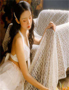 《公交车上售票员用b验票免费-日本后妈色情动画片》